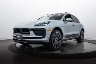 2026 Porsche Macan T's photo