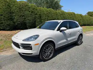 2022 Porsche Cayenne Platinum Edition's photo