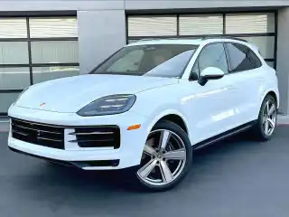 2026 Porsche Cayenne Base's photo