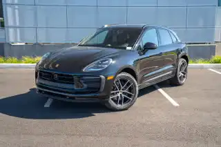 2026 Porsche Macan Base's photo