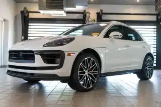 2023 Porsche Macan S's photo