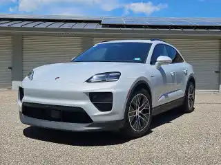 2025 Porsche Macan Macan 4 Electric's photo