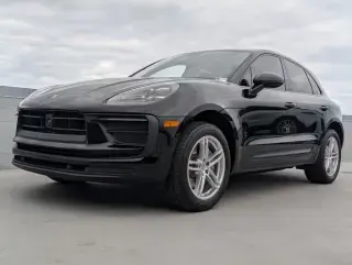 2025 Porsche Macan Base photo 5