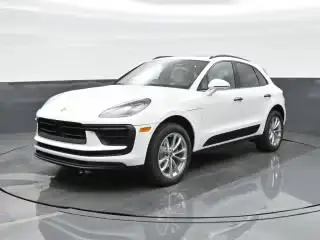 2026 Porsche Macan Base photo 1