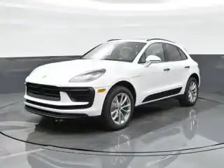 2026 Porsche Macan Base's photo