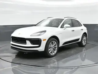 2026 Porsche Macan Base photo 5