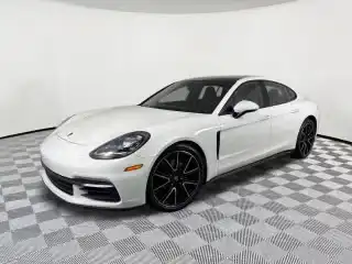 2019 Porsche Panamera 4's photo