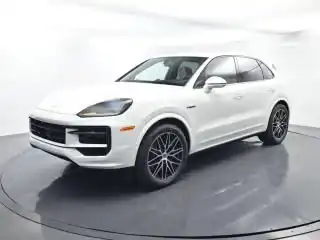 2025 Porsche Cayenne E-Hybrid's photo