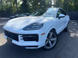 2024 Porsche Cayenne Base's photo