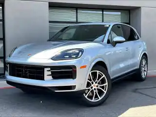 2025 Porsche Cayenne Base's photo