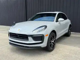 2020 Porsche Cayenne Base's photo