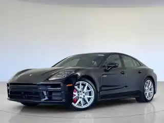 2026 Porsche Panamera 4S E-Hybrid's photo