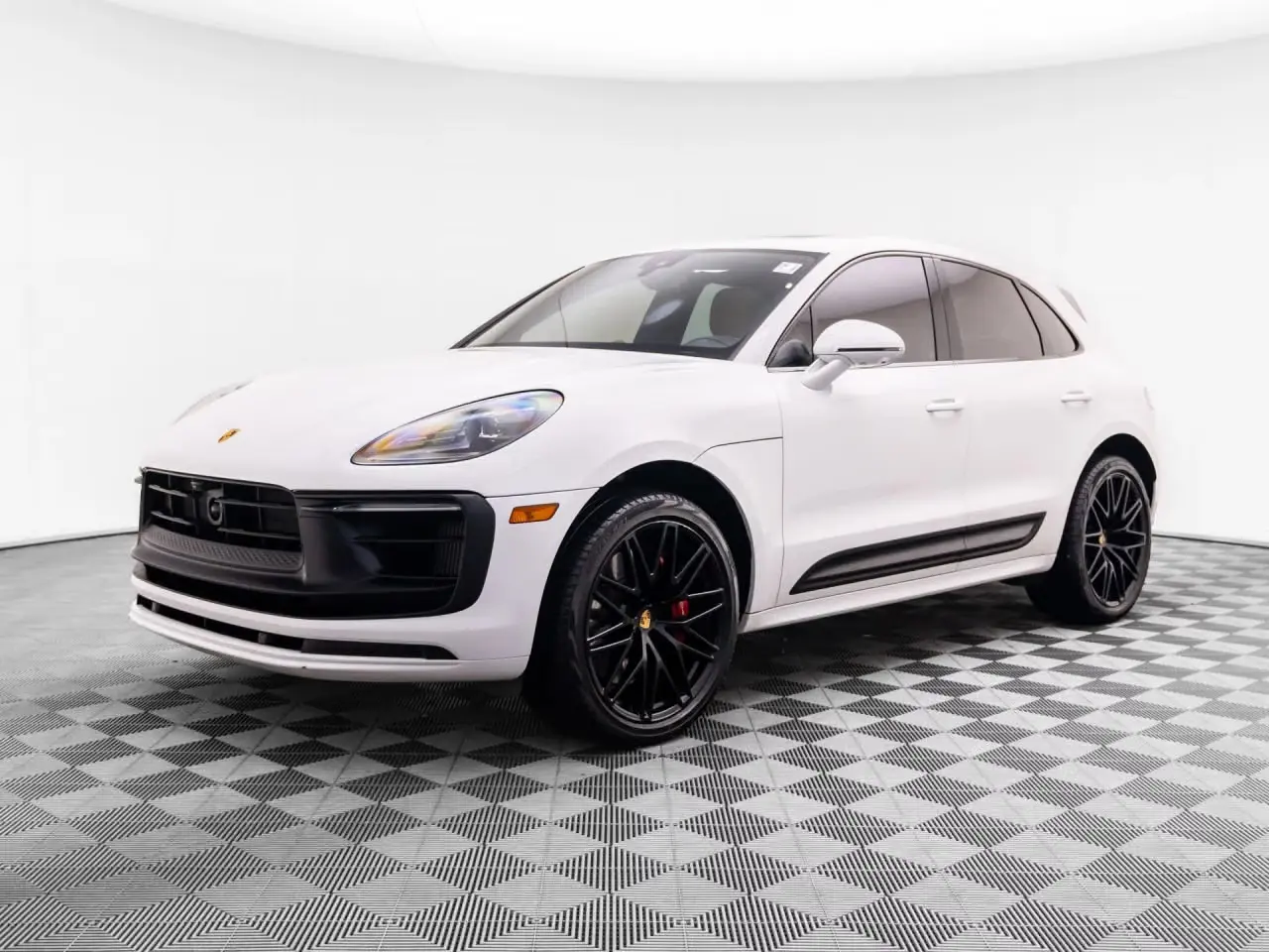2023 Porsche Macan GTS photo 4