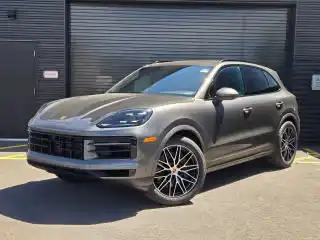 2025 Porsche Cayenne Base's photo