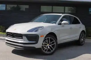 2026 Porsche Macan Base's photo