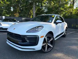 2023 Porsche Macan T's photo