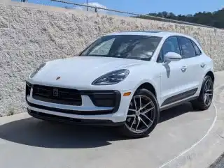 2026 Porsche Macan T's photo