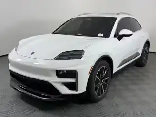 2025 Porsche Macan Macan Turbo Electric's photo