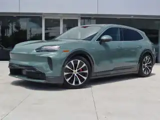 2026 Porsche Cayenne Cayenne S Electric's photo