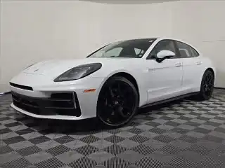 2026 Porsche Panamera 4's photo