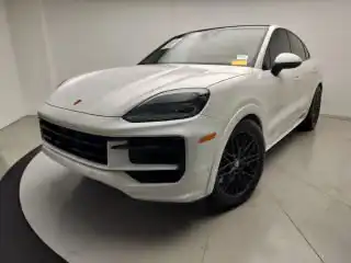 2025 Porsche Cayenne GTS's photo