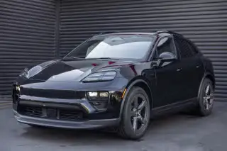 2025 Porsche Macan Macan 4S Electric photo 1