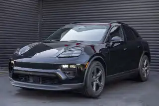 2025 Porsche Macan Macan 4S Electric's photo
