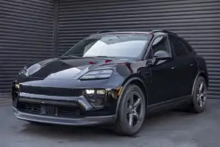 2025 Porsche Macan Macan 4S Electric's photo