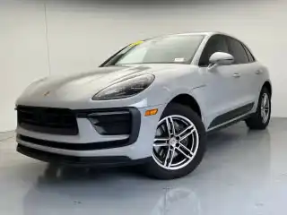 2024 Porsche Macan T's photo