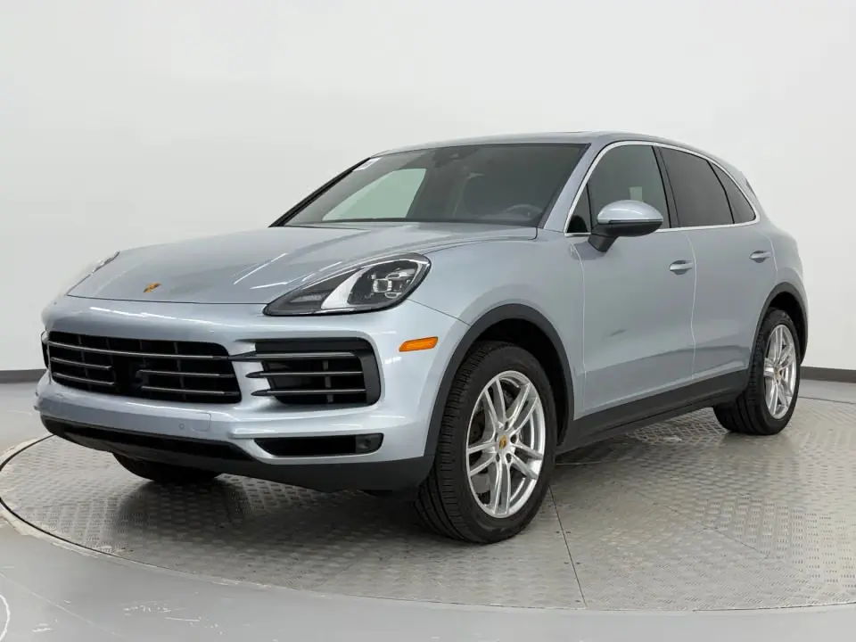 2023 Porsche Cayenne Platinum Edition photo 3