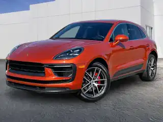 2022 Porsche Macan S's photo
