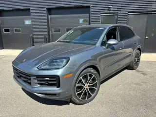 2026 Porsche Cayenne Base photo 5