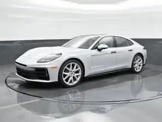 2025 Porsche Panamera 4's photo
