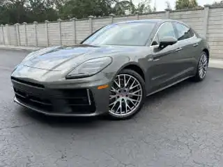2025 Porsche Panamera 4 E-Hybrid's photo