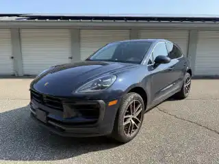2023 Porsche Macan S's photo