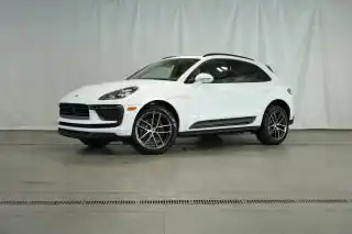 2025 Porsche Macan Base's photo