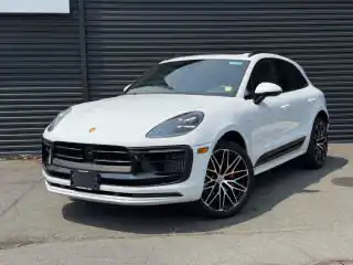 2023 Porsche Macan S's photo