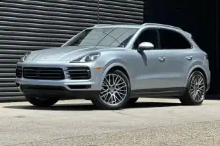 2023 Porsche Cayenne Platinum Edition's photo