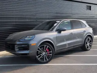 2025 Porsche Cayenne S photo 5