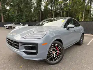 2026 Porsche Cayenne S's photo