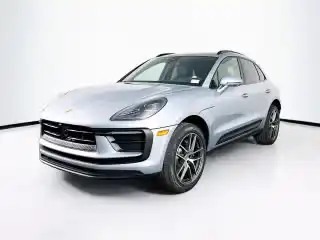 2026 Porsche Macan Base's photo