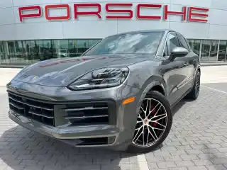 2026 Porsche Cayenne S's photo