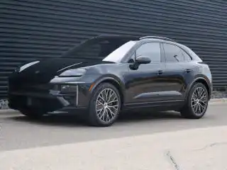 2025 Porsche Macan Macan Turbo Electric's photo