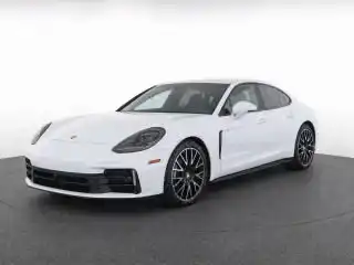 2026 Porsche Panamera 4's photo