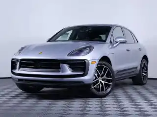 2026 Porsche Macan Base's photo