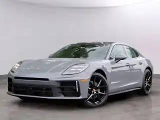 2026 Porsche Panamera 4's photo