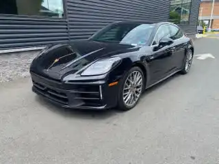 2024 Porsche Panamera 4's photo