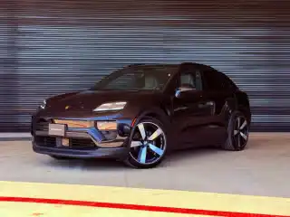 2025 Porsche Macan Macan 4 Electric's photo