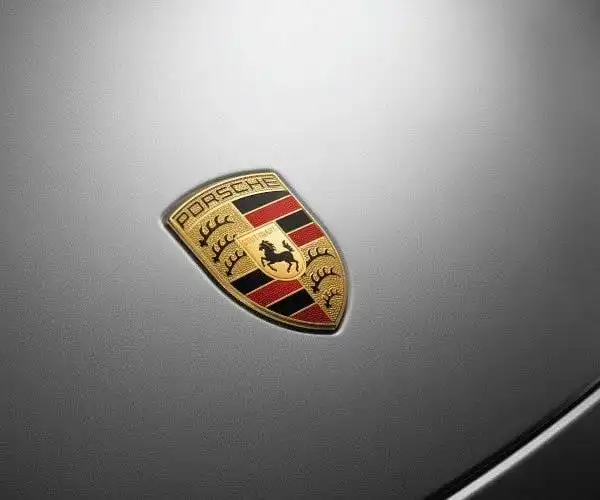 2024 Porsche Cayenne S's photo