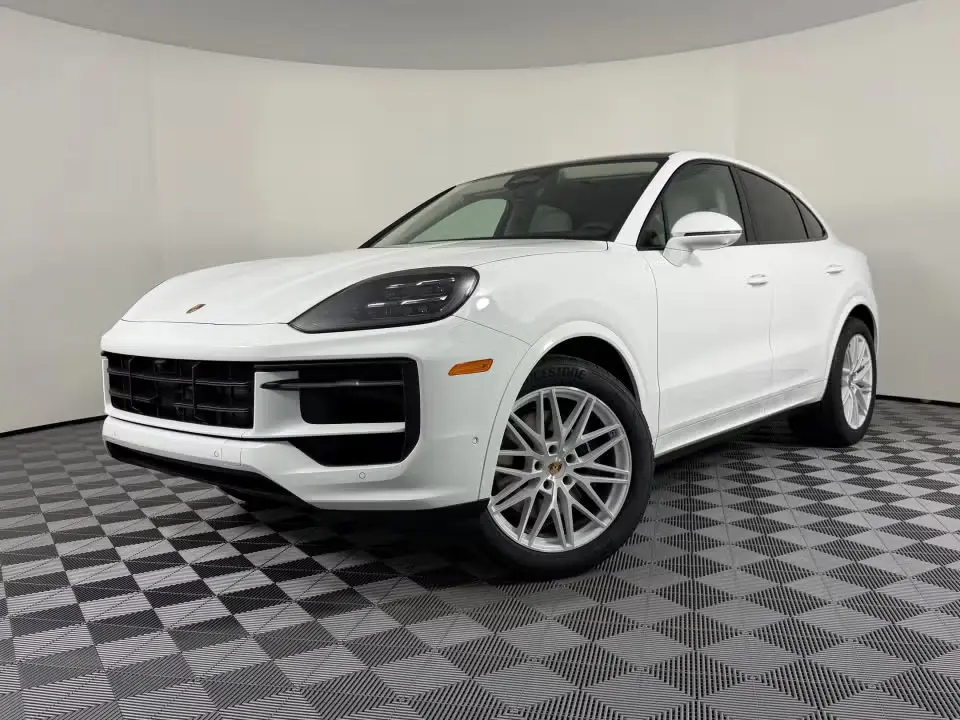 2026 Porsche Cayenne Base photo 3